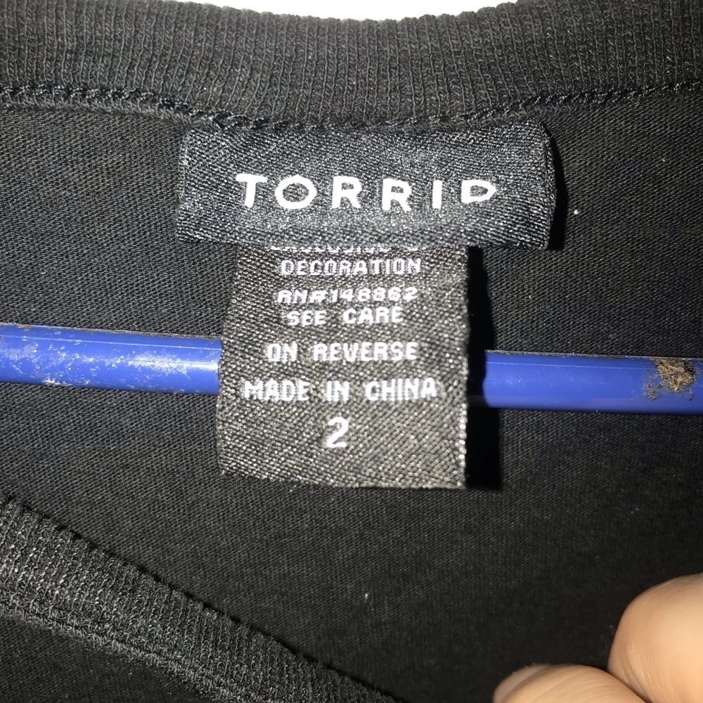 Torrid Size 2 Ladder Slash Tee Plus Size - image 4